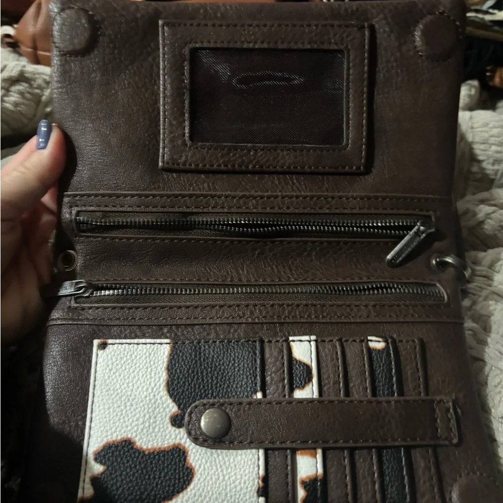 Wrangler Dark Brown Leather Wristlet/crossbody - Picture 3 of 7